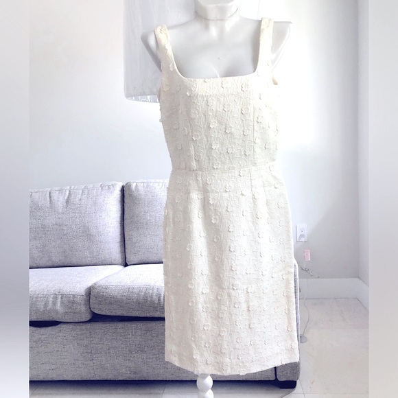 Dolce & Gabbana Cream Sleeveless Dress. Size 38 - Picture 1 of 14